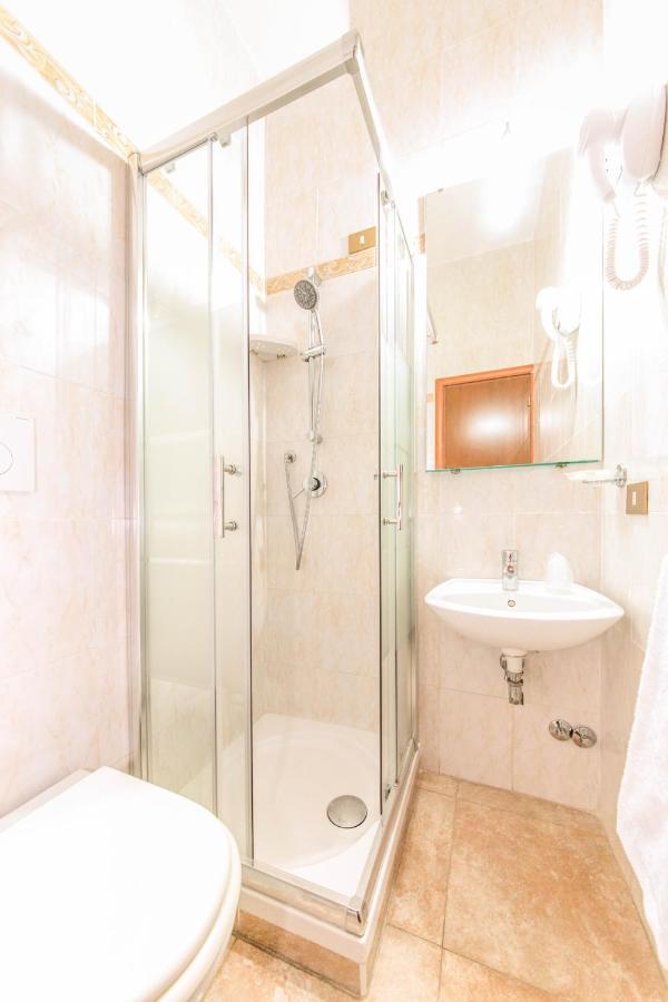 Downtown Accommodation Roma Exterior foto